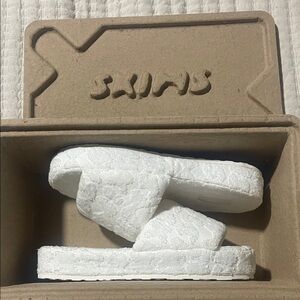 SKIMS Kids White Slippers